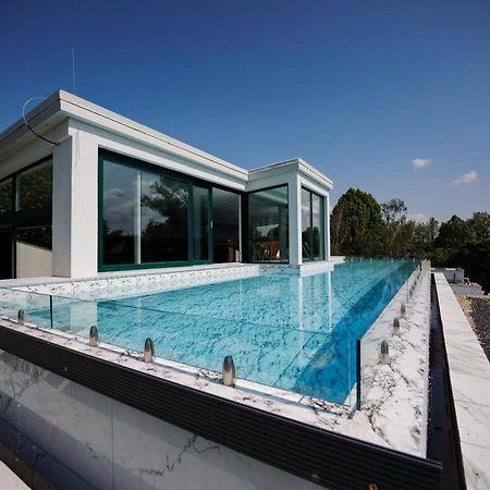 Villa Bauhaus Wellness Apartman 102 Siofok Exterior photo
